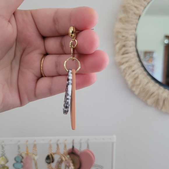 Dangle Earrings - Picture 4 of 8